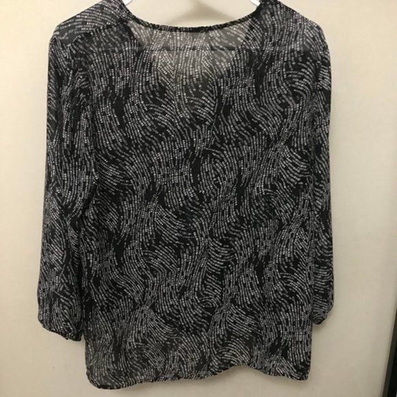 fun2fun Black & White Pattern Ruffle Neck/… - Picture 3 of 6